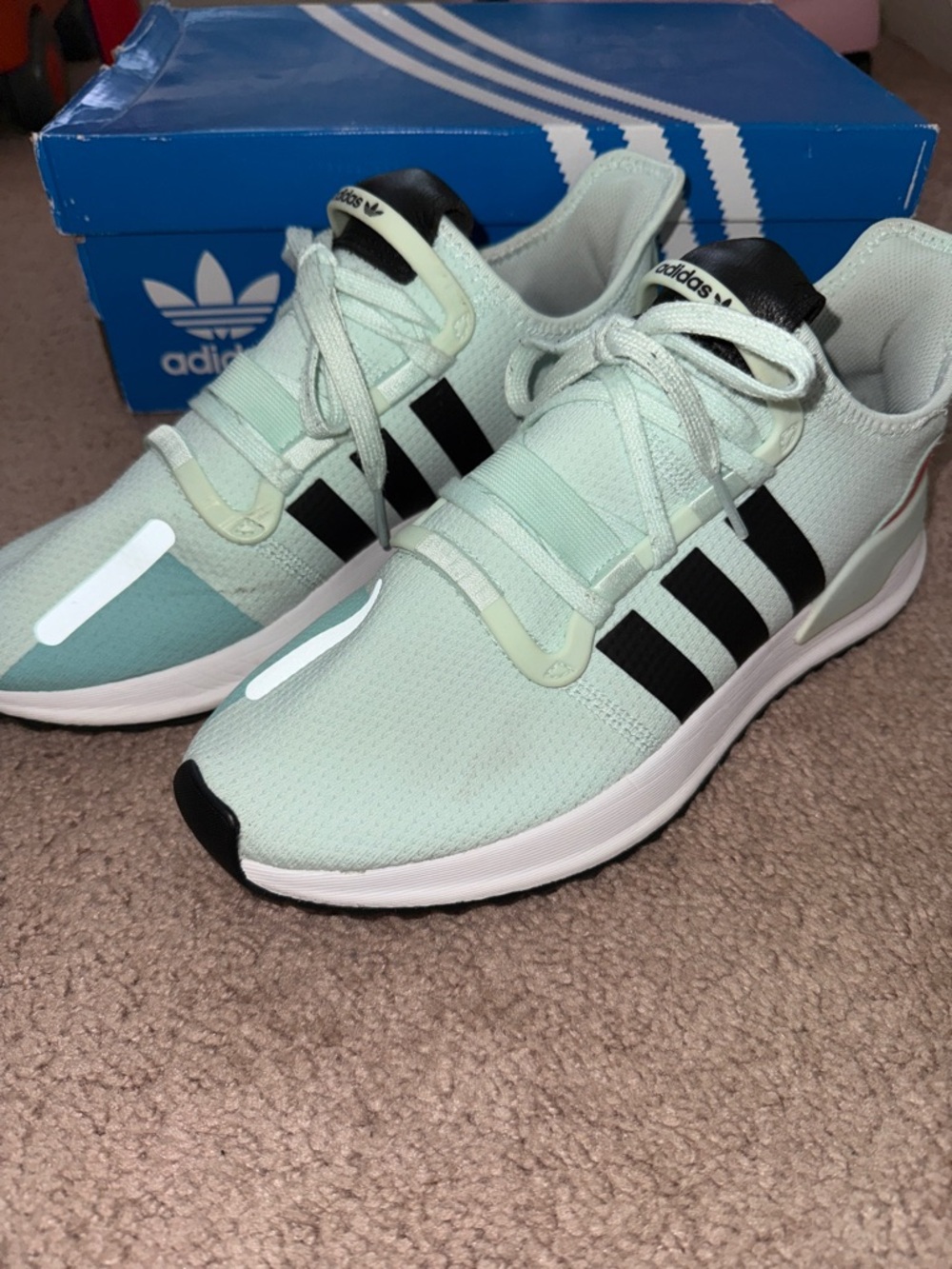 adidas Mint Green Athletic Sneakers with Black Stripes Men’s 9.5